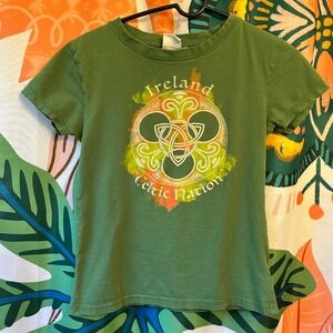 Traditional Craftwear Kids Ireland Celtic Nation Green Graphic T-Shirt Size M